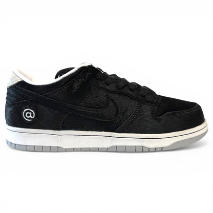 MEDICOM TOY × NIKE SB DUNK LOW OG QS (CZ5127 001) "BE@RBRICK"