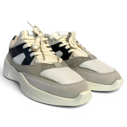 ESSENTIALS DISTANCE RUNNER SNEAKER