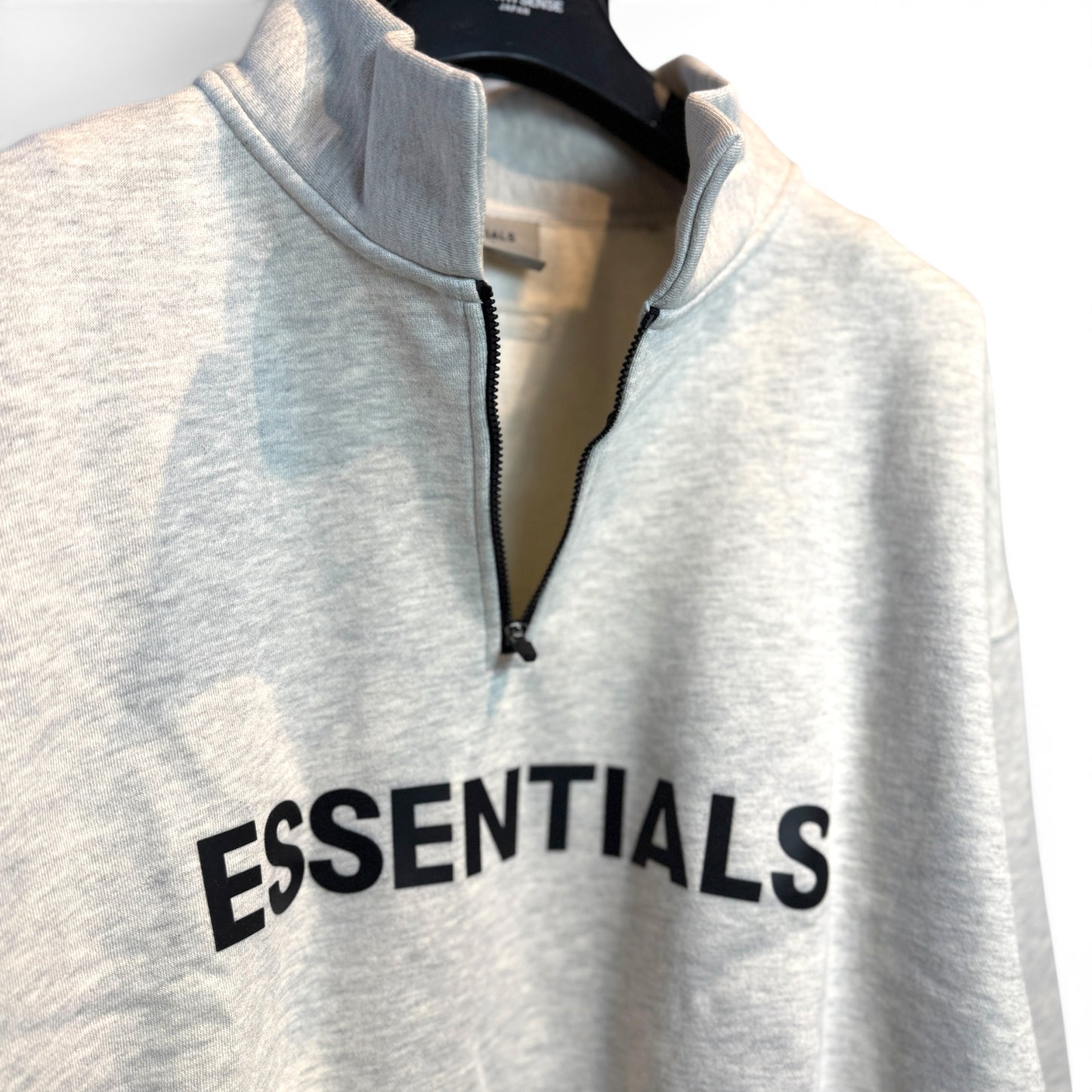 ESSENTIALS MOCKNECK HALF ZIP - HEATHER OATMEAL