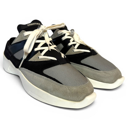 ESSENTIALS BACKLESS RUNNER SNEAKER