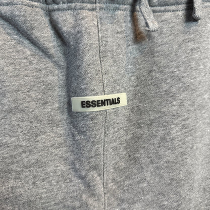ESSENTIALS SWEAT SHORTS - GREY