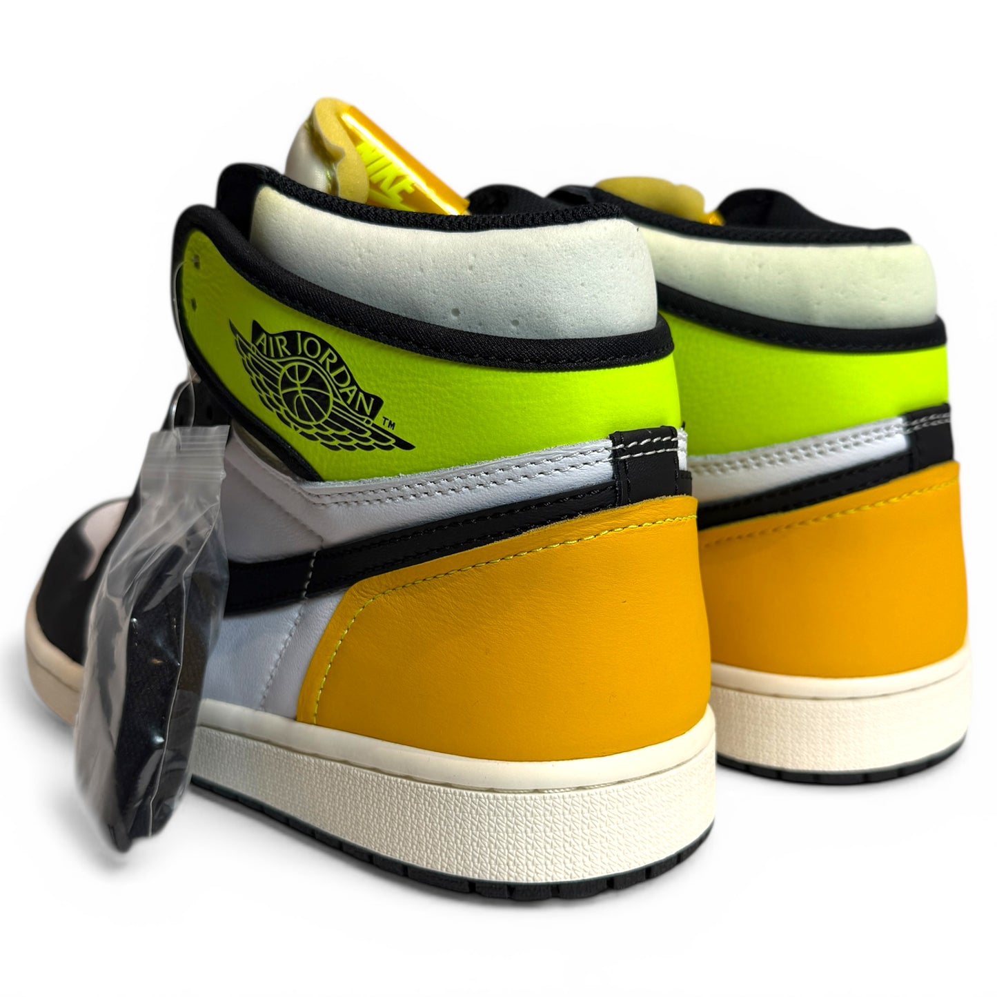 NIKE AIR JORDAN 1 RETRO HIGH OG (555088 118) "VOLT GOLD"