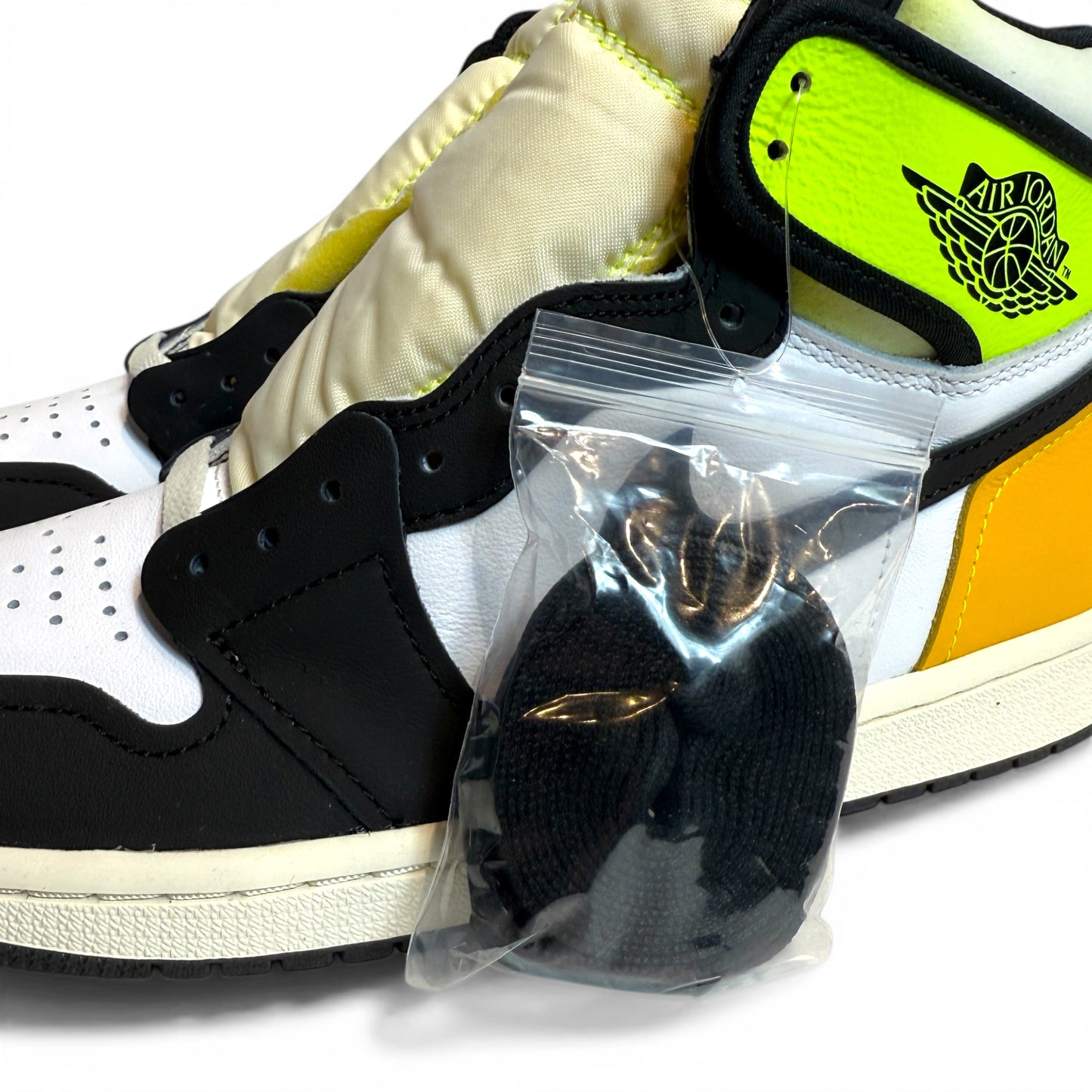 NIKE AIR JORDAN 1 RETRO HIGH OG (555088 118) "VOLT GOLD"