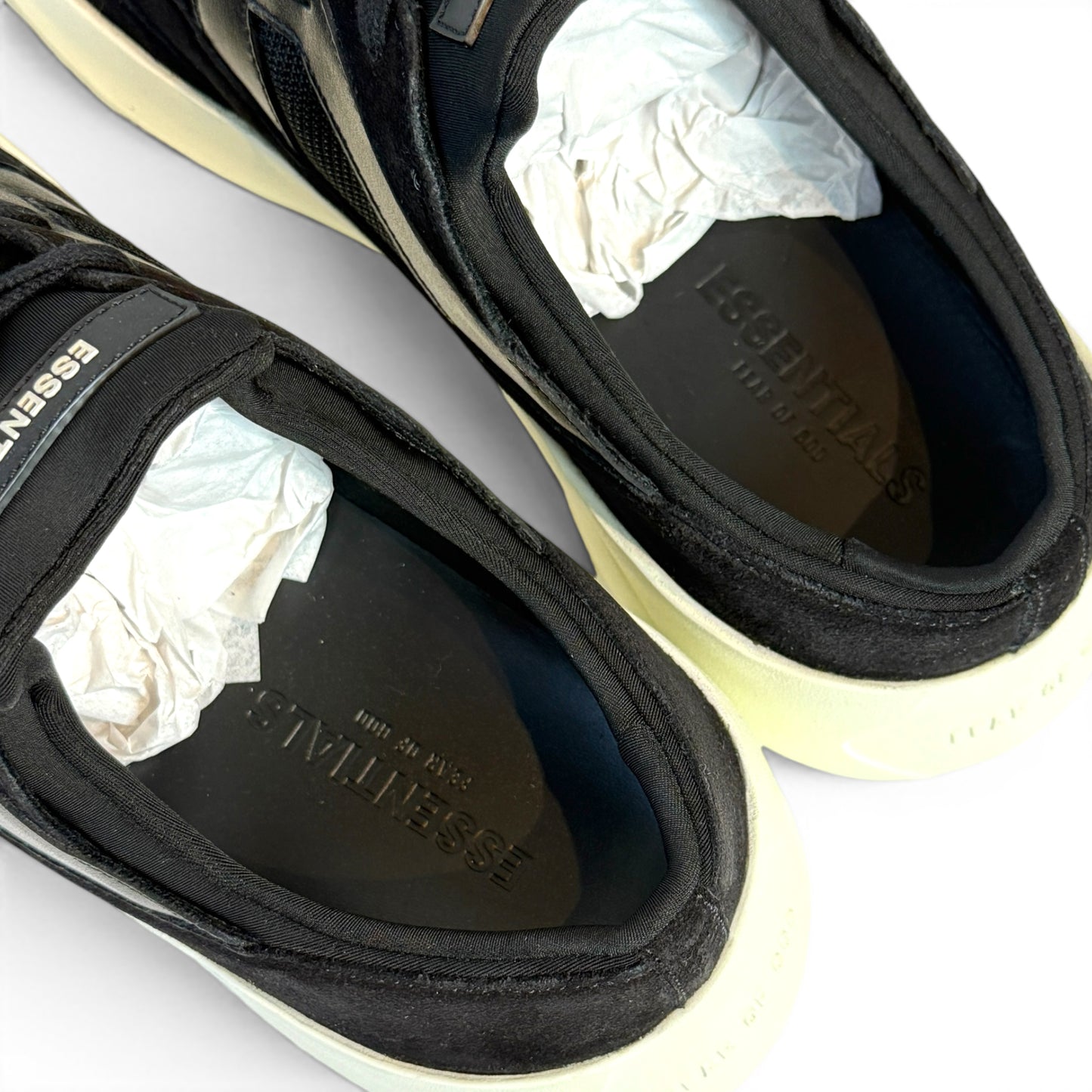 ESSENTIALS EXCLUSIVE BACKLESS RUNNER SNEAKER