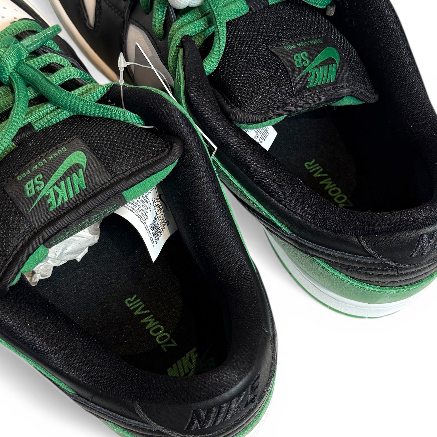 NIKE SB DUNK LOW PRO (BQ6817 302) "BLACK AND CLASSIC GREEN"