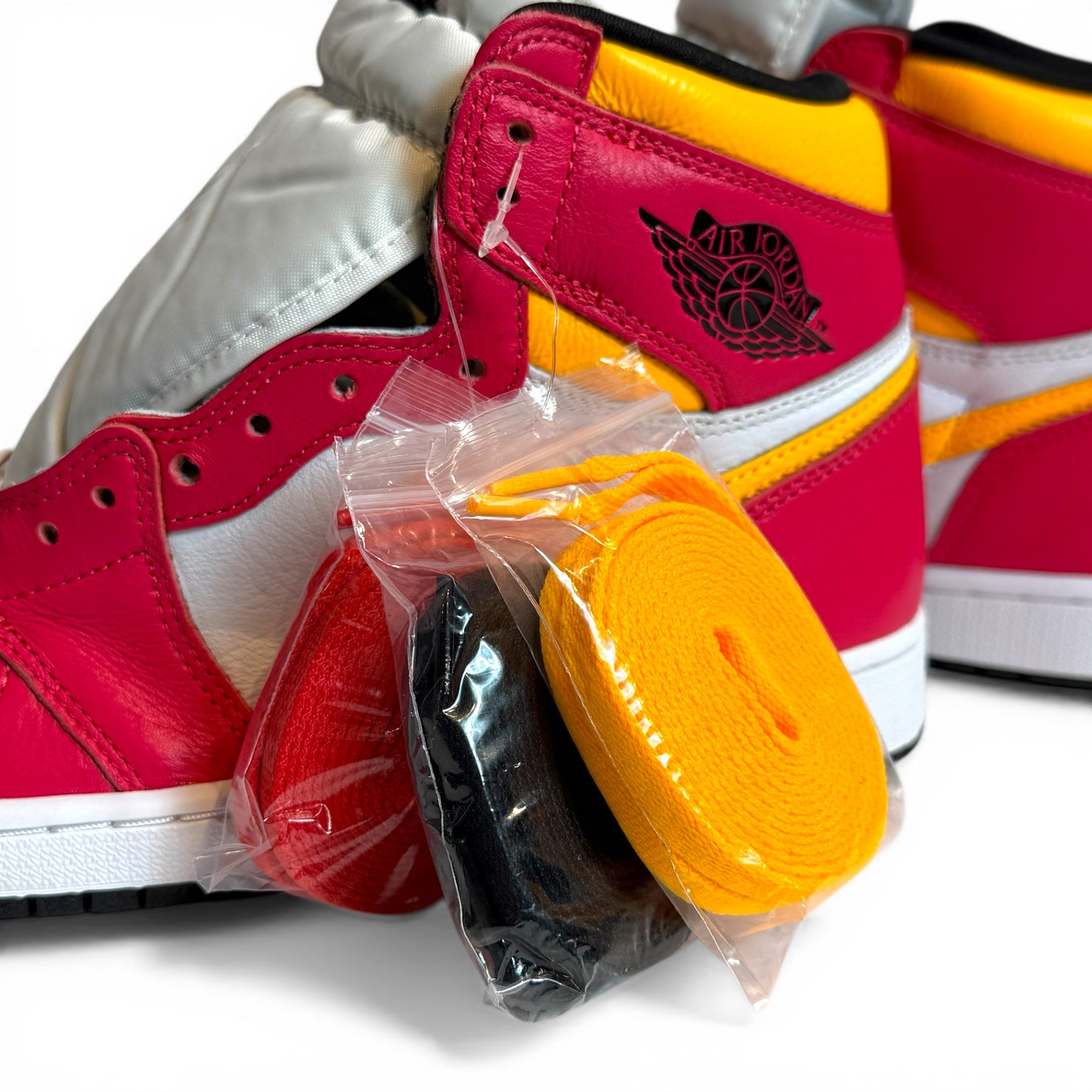 NIKE AIR JORDAN 1 RETRO HIGH OG (555088 603) "LIGHT FUSION RED"