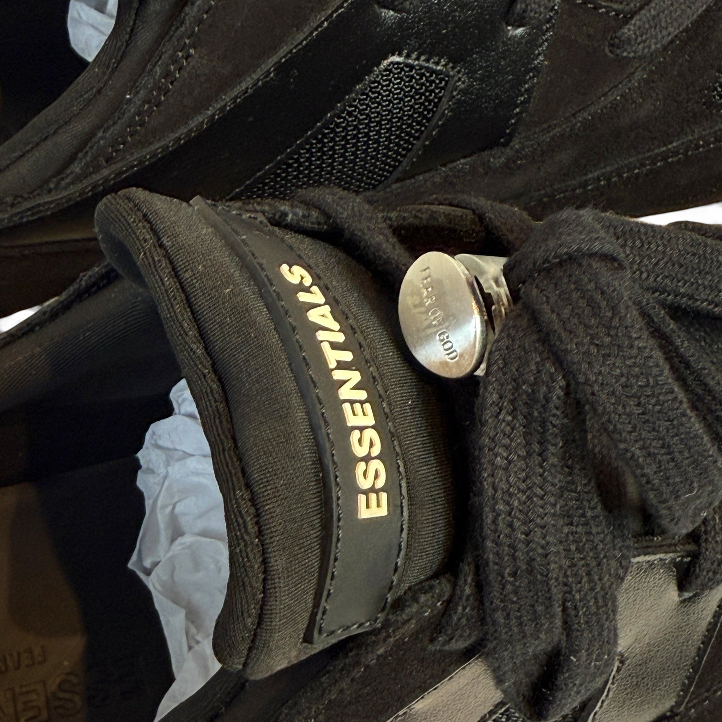 ESSENTIALS EXCLUSIVE BACKLESS RUNNER SNEAKER