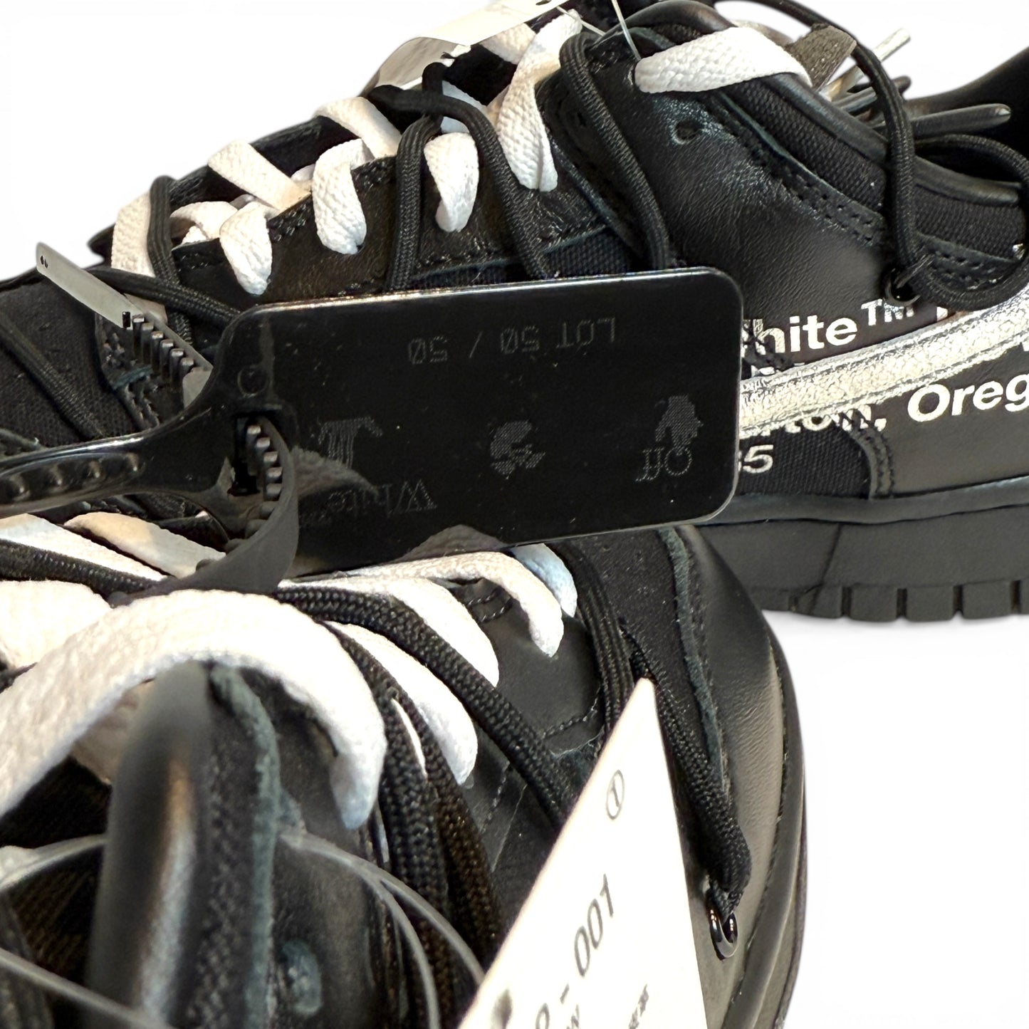 Off-White × NIKE DUNK LOW (DM1602 001) "1 OF 50 / Lot. 50"