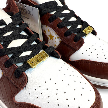 SUPREME × NIKE SB DUNK LOW OG QS (DH3228 103) "GOLD STARS"